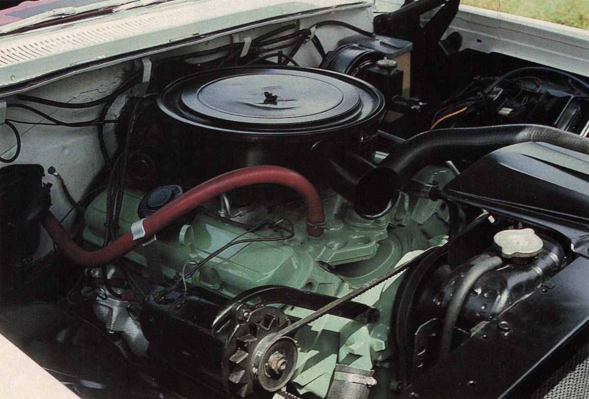 1960 Pontiac Bonneville engine
