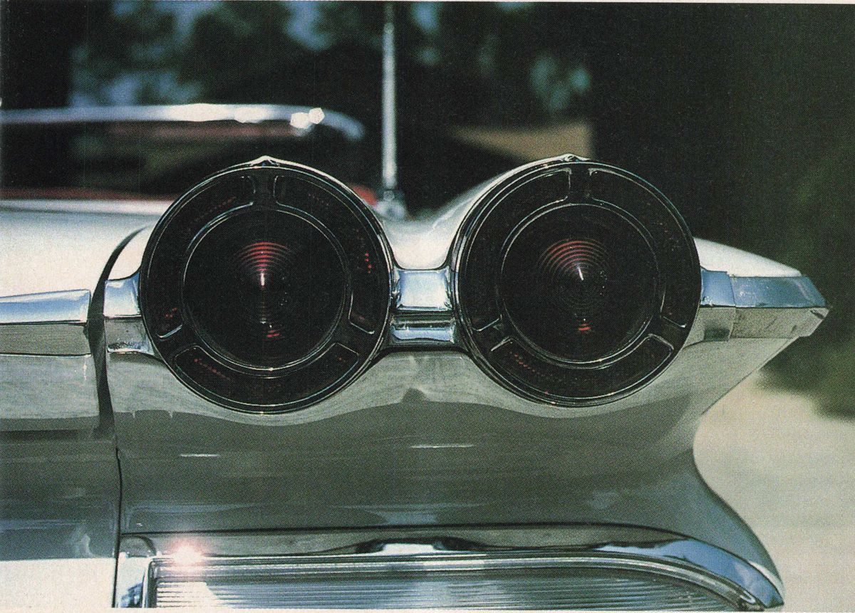 1960 Pontiac Bonneville tail lights