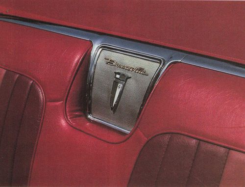 1960 Pontiac Bonneville badge