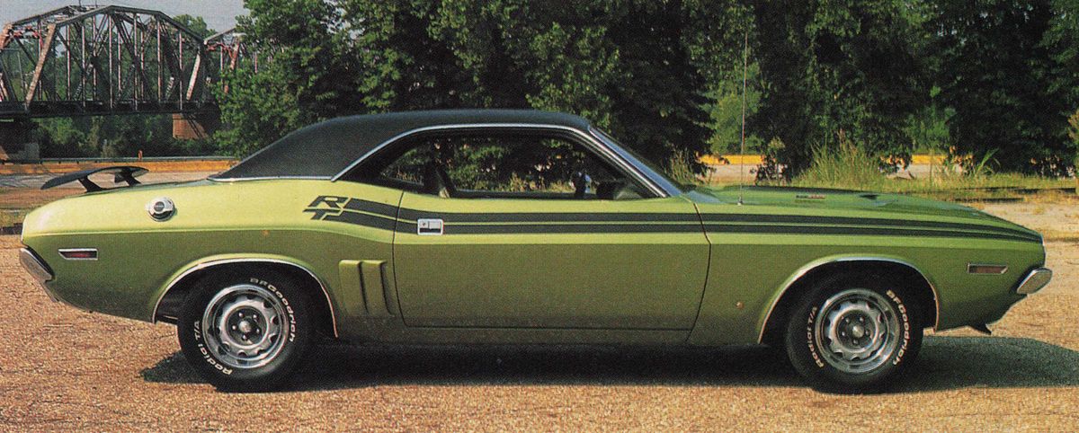 1971 Dodge Challenger R/T side