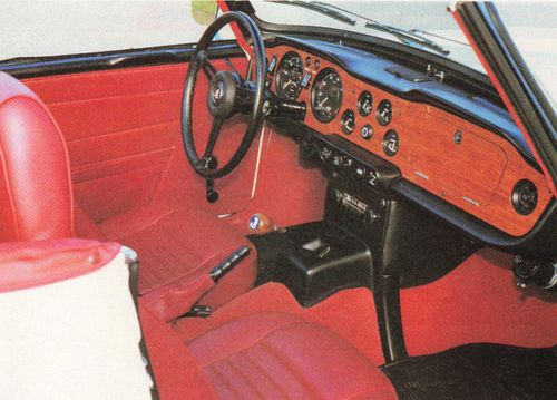 1971 Triumph TR6 interior