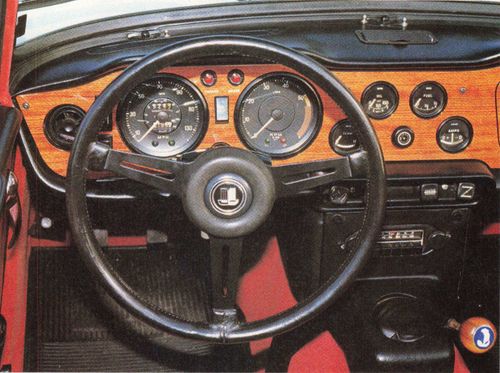 1971 Triumph TR6 dash