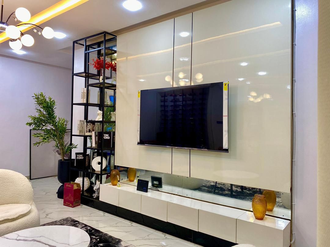 Abraham Adesanya Apt