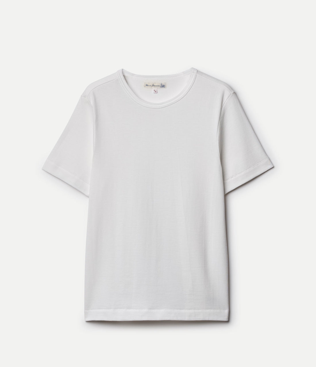 2M15C cropped t-shirt in white laid flat, showing the short body length, the ribbed crew neck and the clean side seams