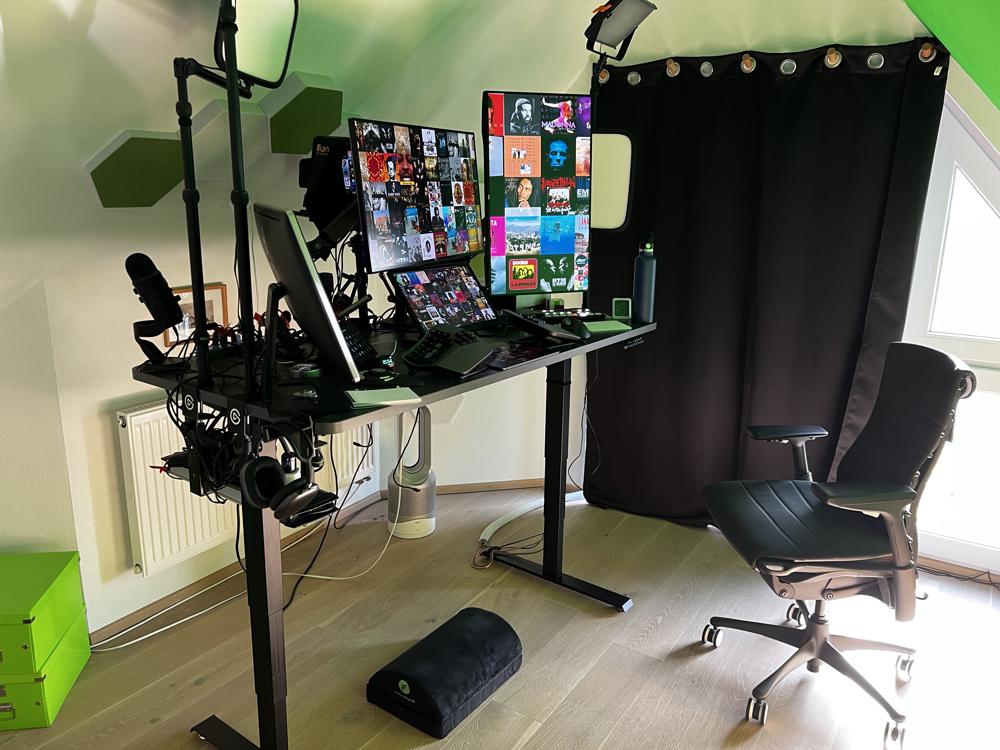 office/221028-setup_5.jpg