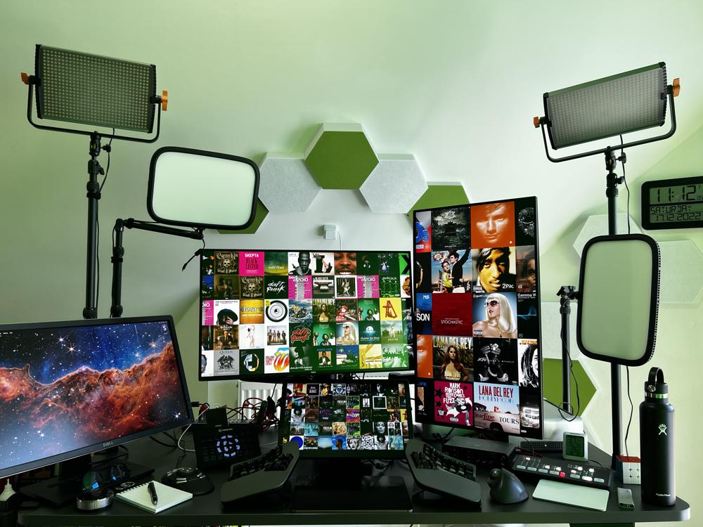 office/221219-home-office-setup-03.jpg