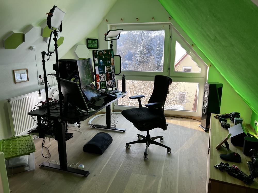 office/221219-home-office-setup-06.jpg