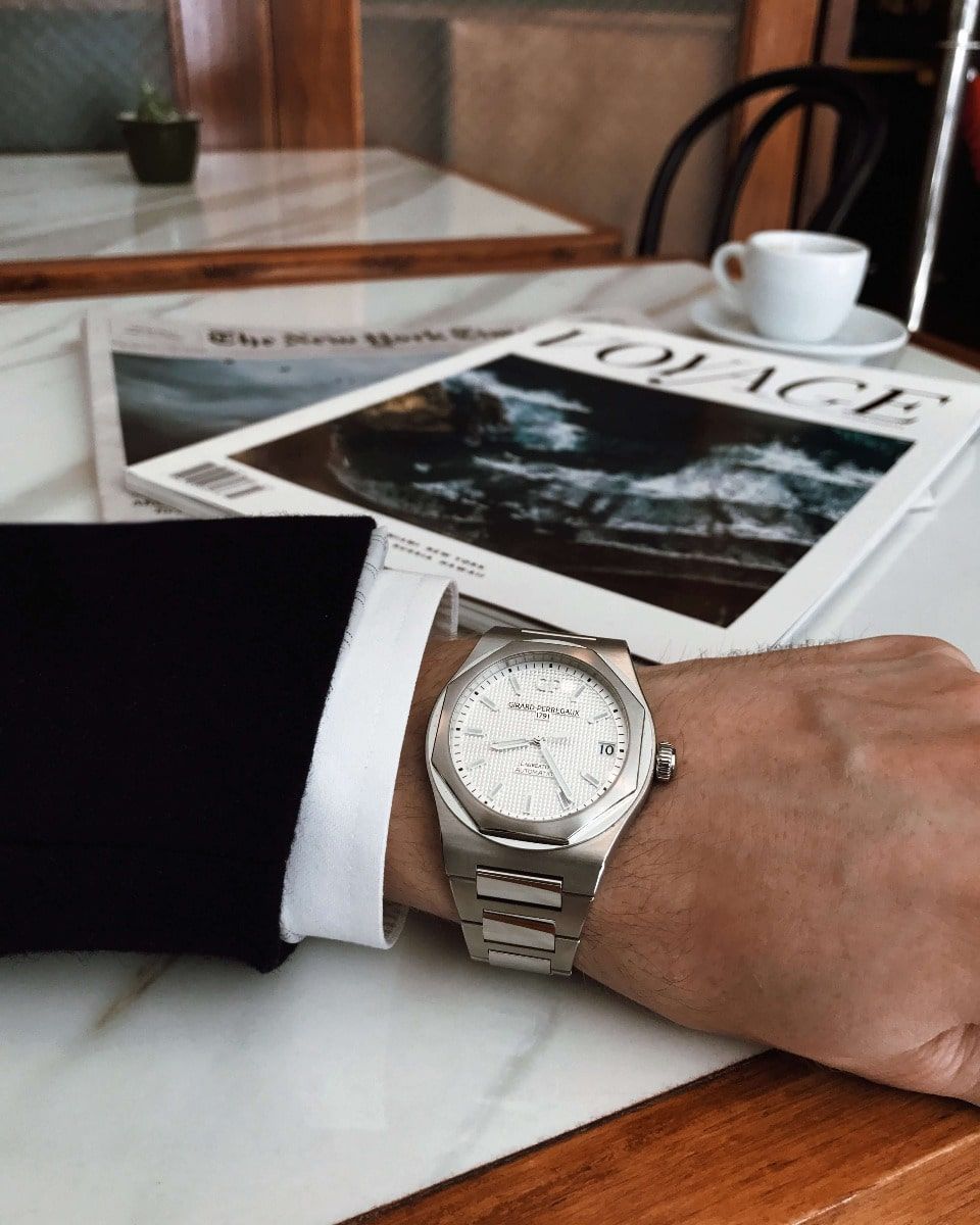 watches/girard-perregaux-laureato_white.jpg