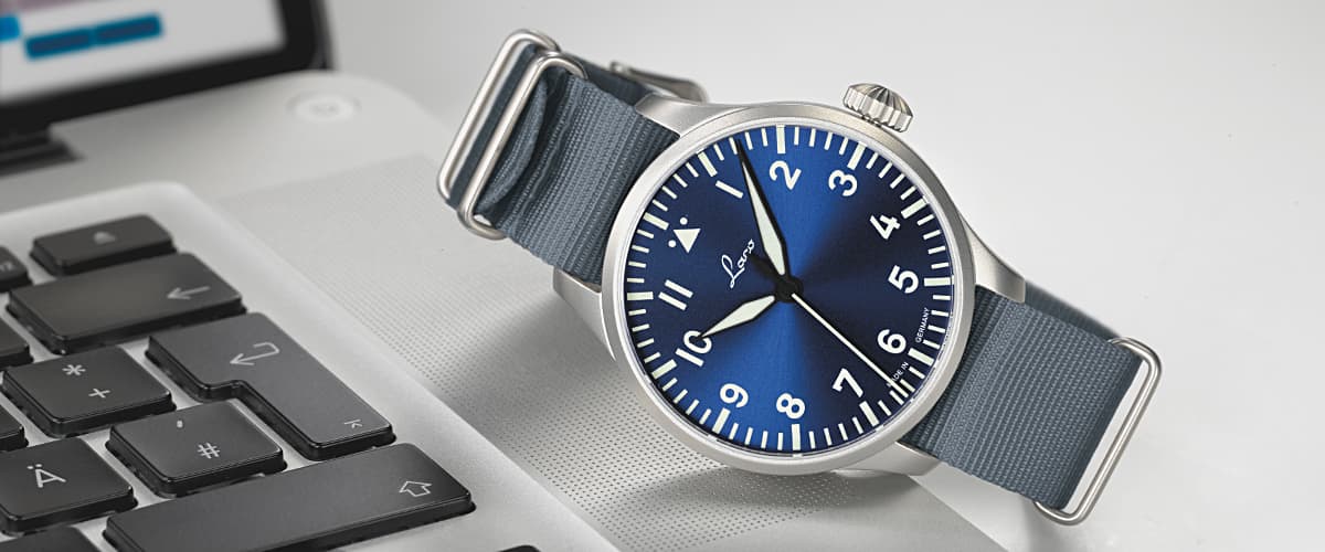 watches/laco-fliegeruhr-typ-a-augsburg-blaue-stunde-39-NB-862102-mood-slide.jpg