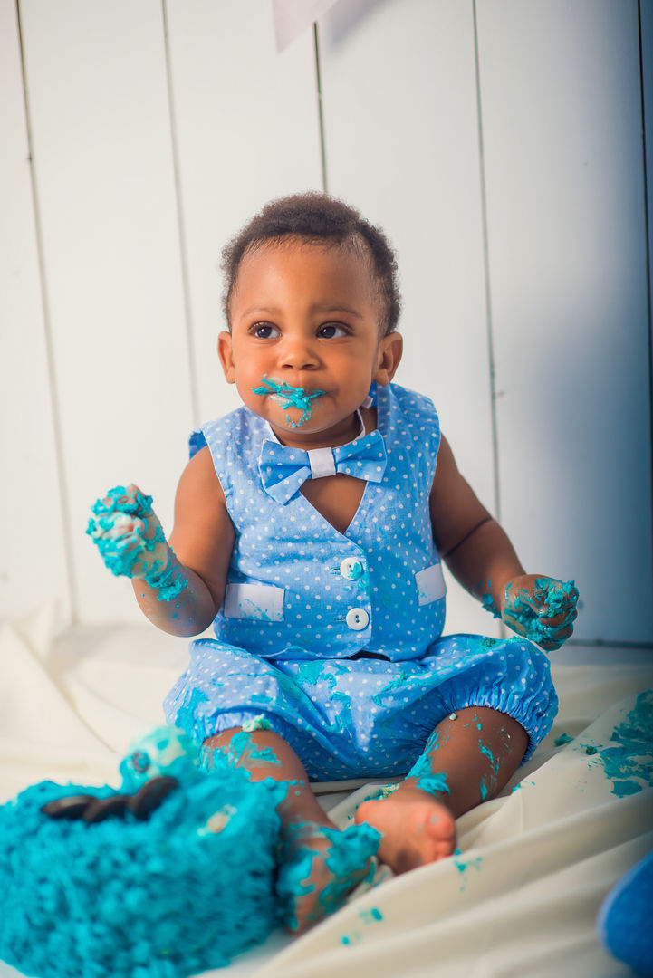 Beautiful cake smash photography