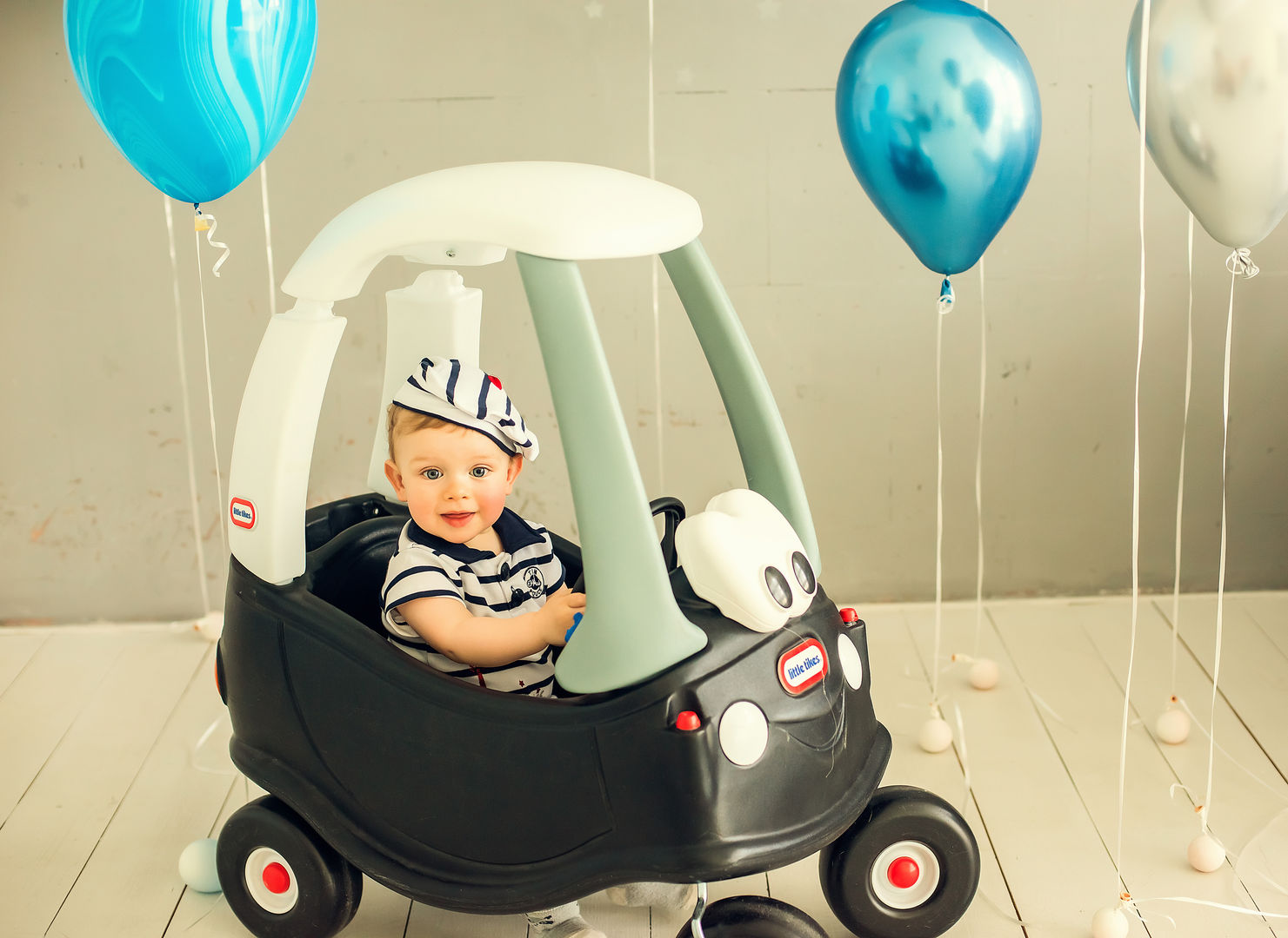 Joyful sitter session portrait