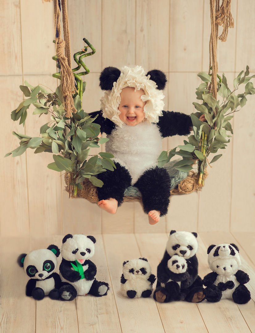 Charming baby sitter moment