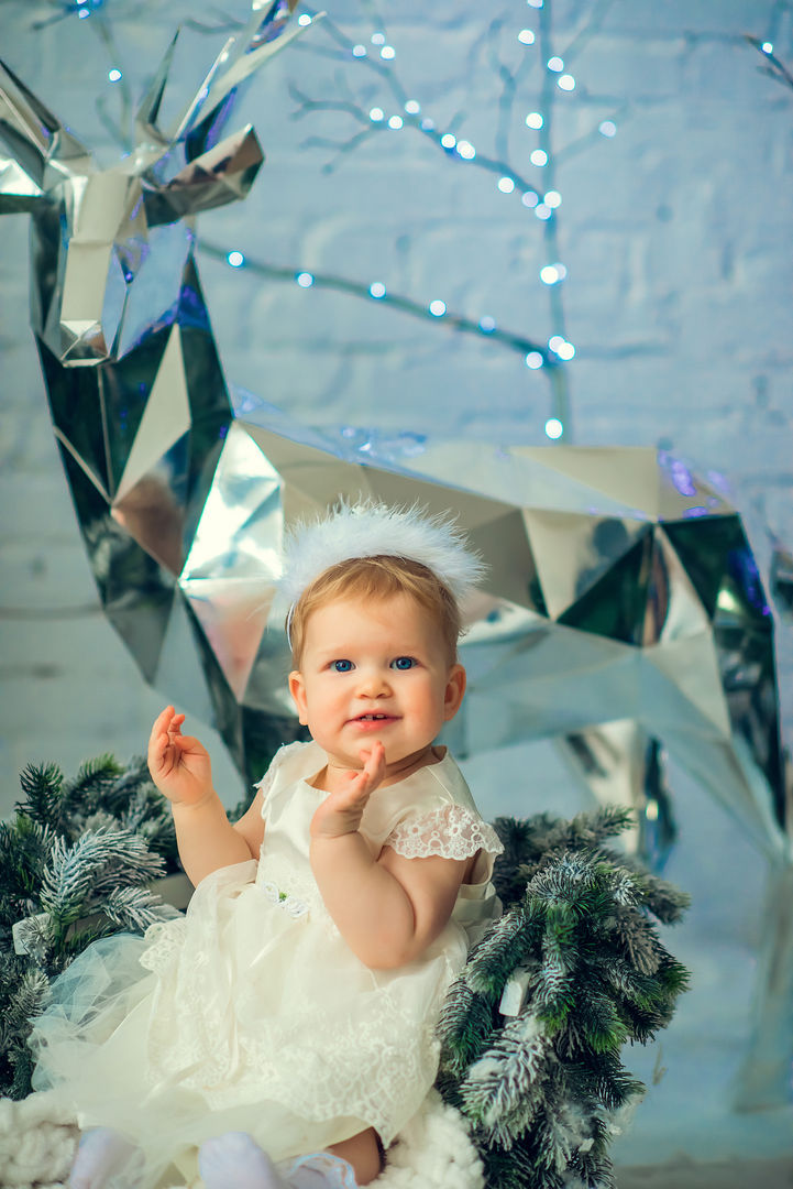 Adorable cake smash celebration