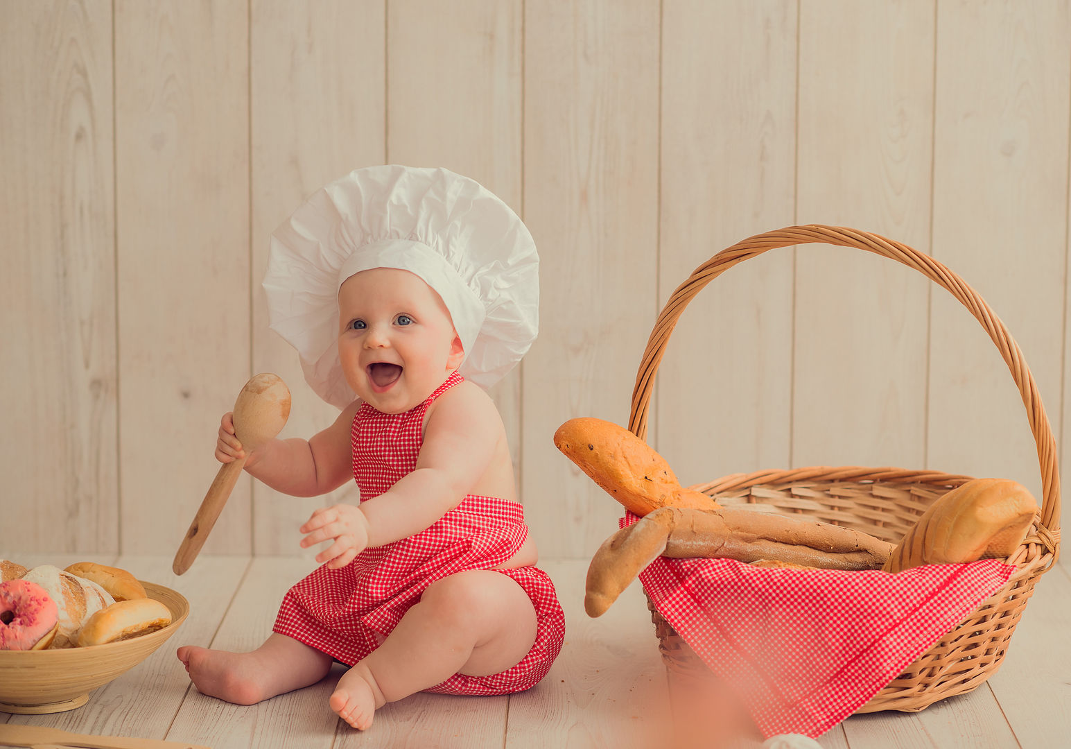 Joyful cake smash celebration photography
