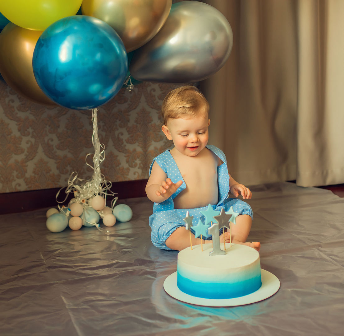 Precious baby sitter photography