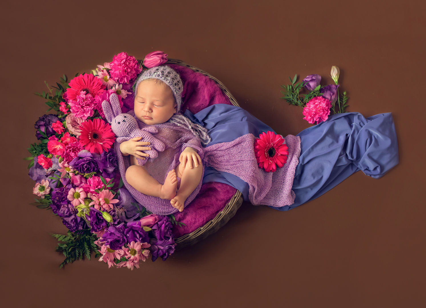 Classic newborn baby portrait with soft backdrop - Los Angeles baby photographer