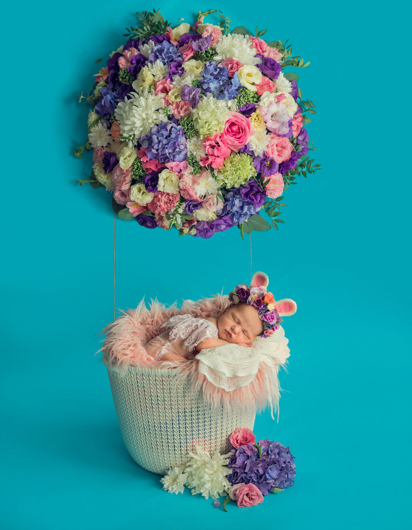 Posed newborn baby portrait - classic baby photography