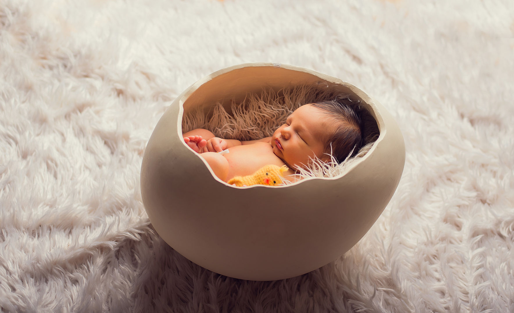 Classic newborn with floral accents - artistic photography Los Angeles