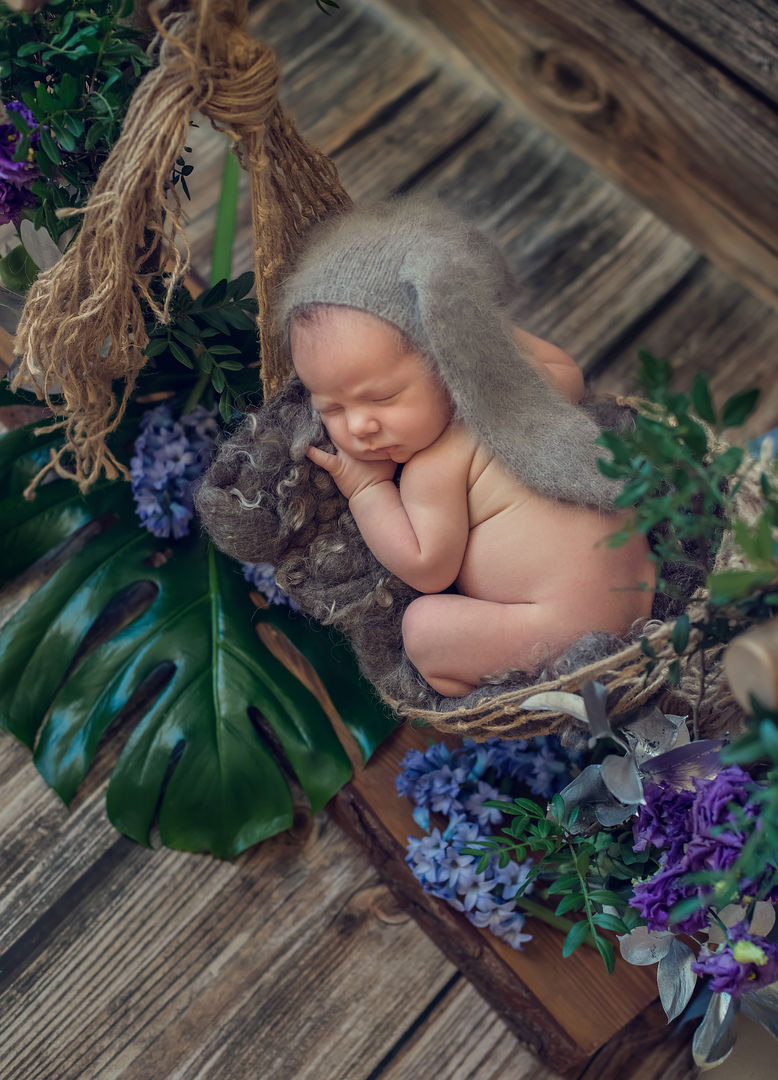 Styled newborn portrait - classic baby photography Los Angeles