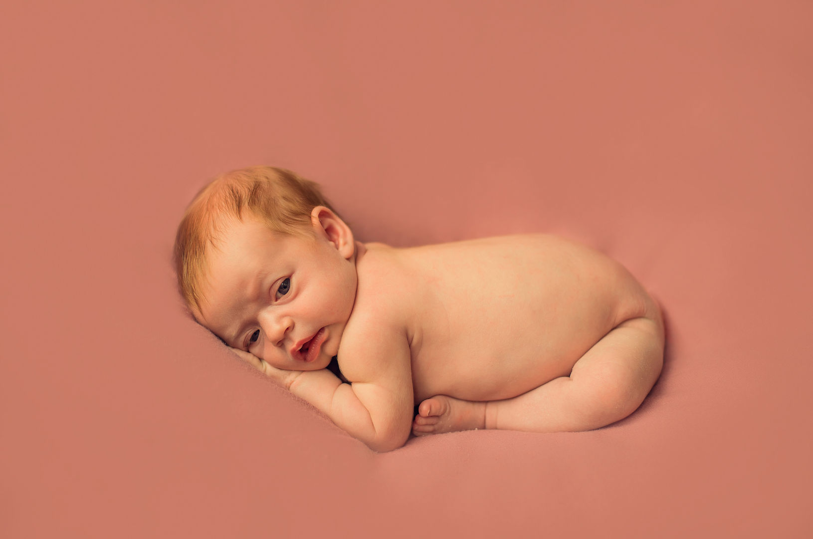 Beautiful newborn lifestyle photography session