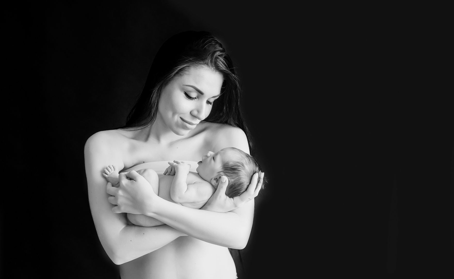 Tender newborn lifestyle family session