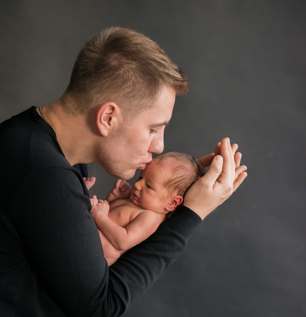 Natural newborn lifestyle photography session
