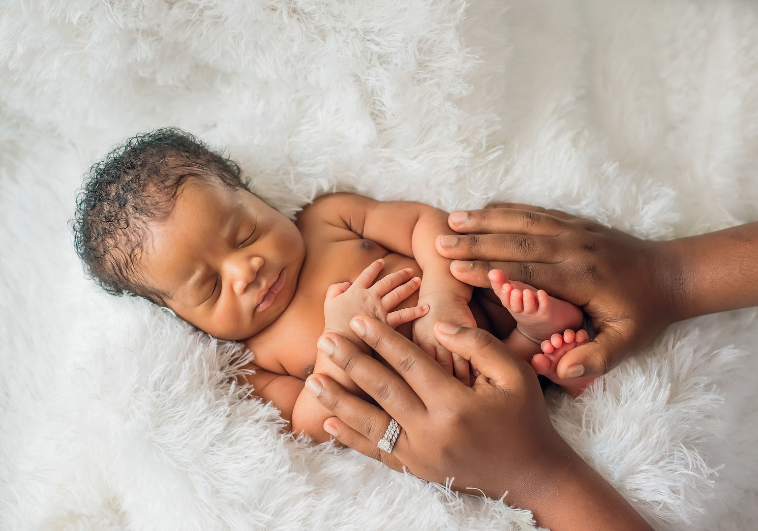 Sweet newborn lifestyle photography moment
