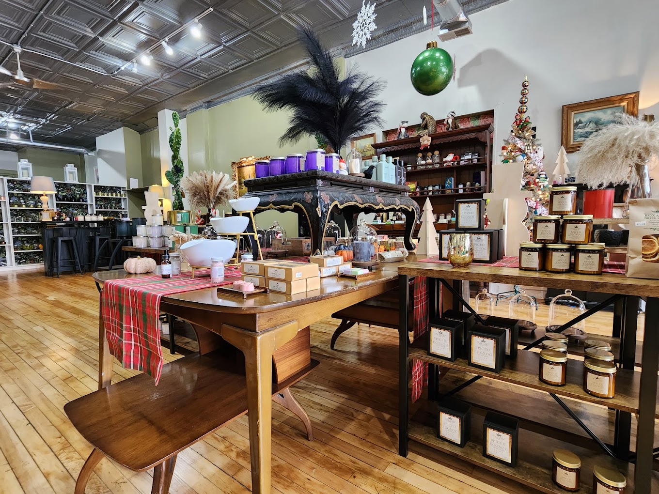 The Scent Queens Candle Company & Apothecary Shoppe