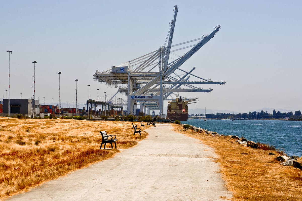 Middle Harbor Shoreline Park