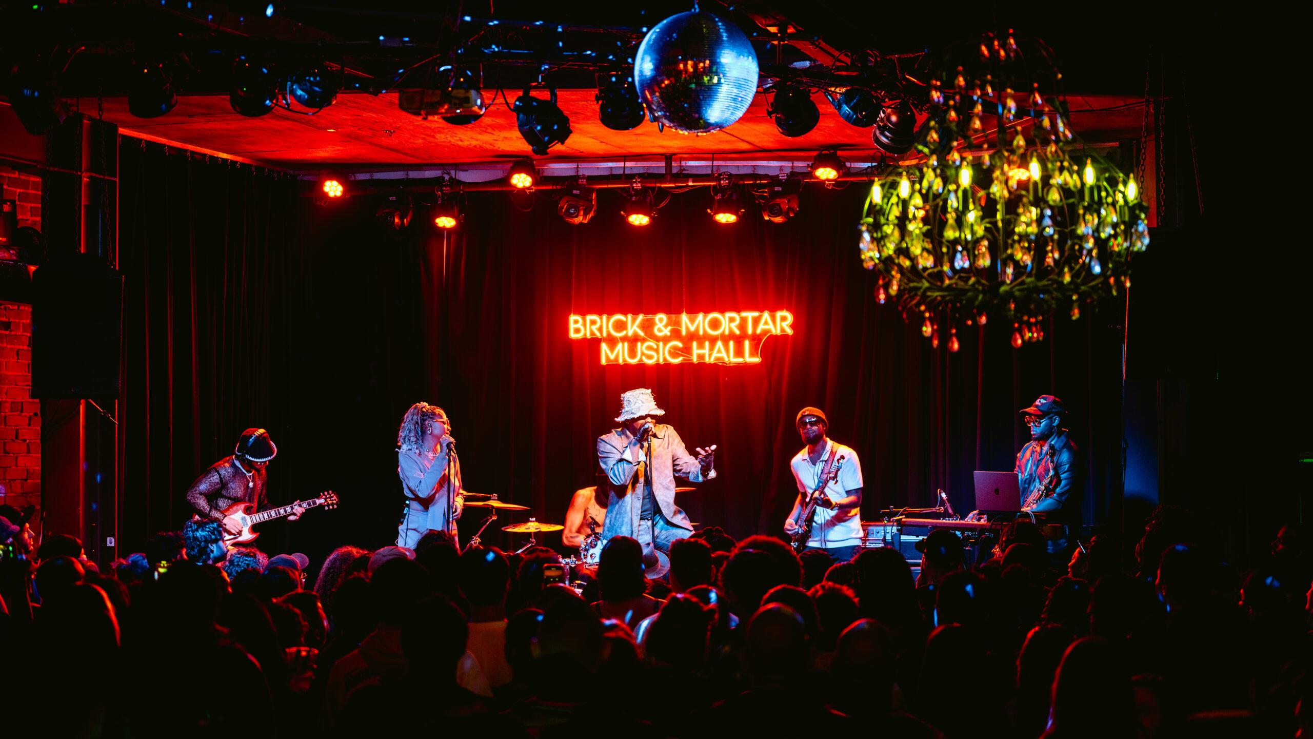 Daisy Grenade, Vienna Vienna
