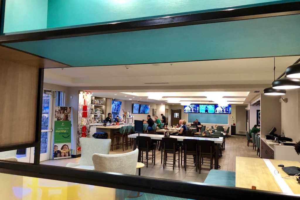 Diamonds Sports Bar & Grill