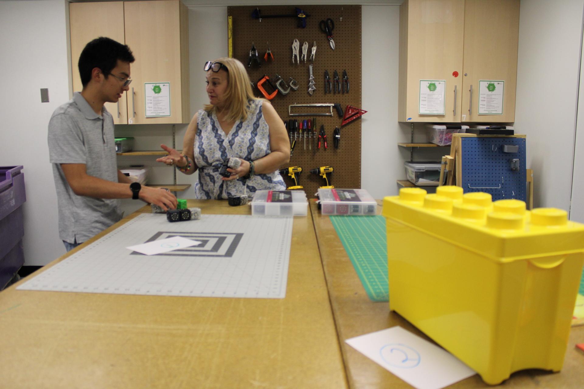 Tinker Time in the Kelble Makerspace