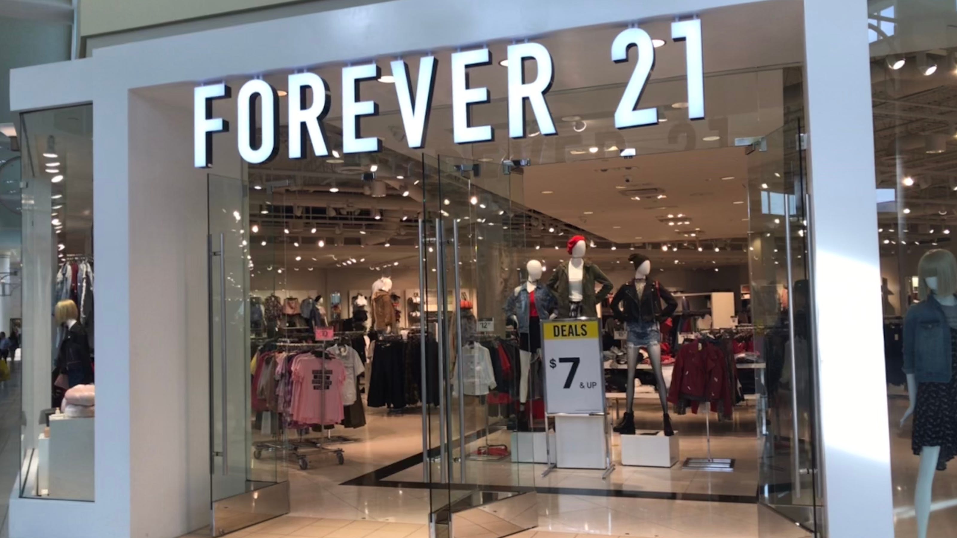 FOREVER 21 - 55 Photos & 69 Reviews - 836 Southcenter Mall, Tukwila,  Washington - Accessories - Phone Number - Yelp