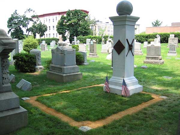 Field of Legends: Baseball Greats of Green-Wood Trolley Tour