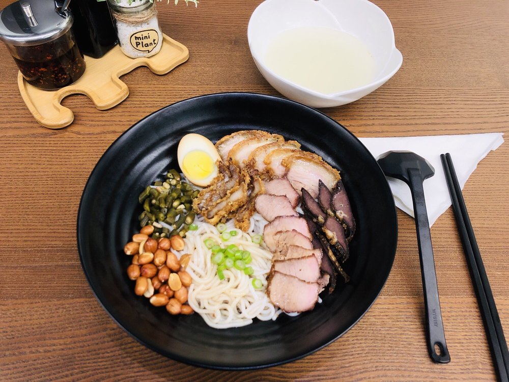R'Noodle & Bakery