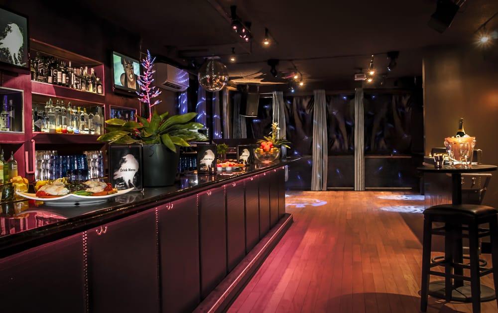 Raven Bar