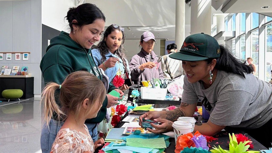 Free Art Workshop: Halloween Garland