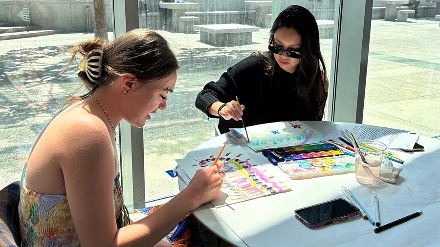 Free Art Workshop: Hand Print Art