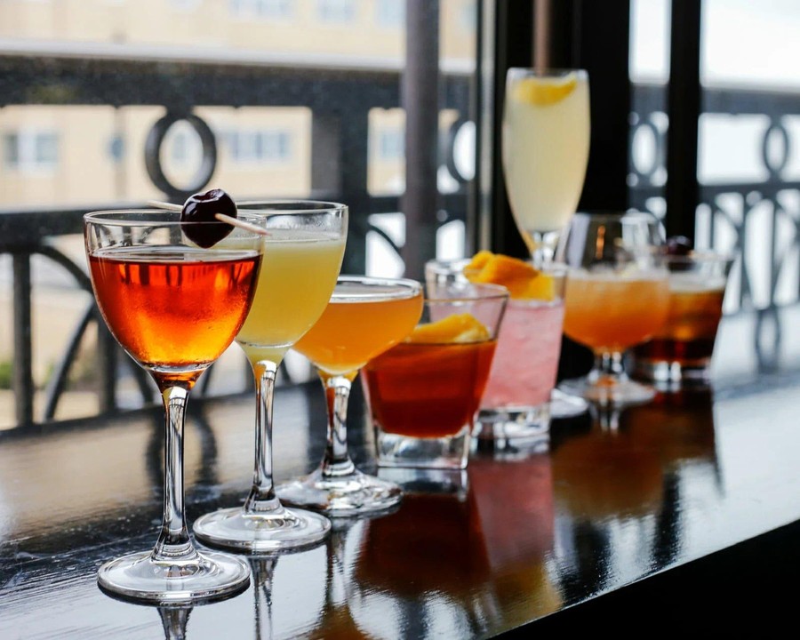 Augie’s Happy Hour Flight Specials