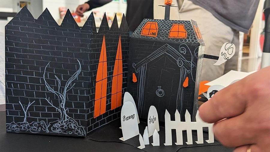 Free Art Workshop: Pop-up Mini Haunted House
