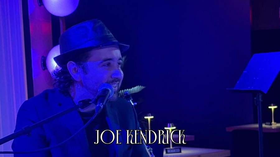 Lounge Set: Joe Kendrick