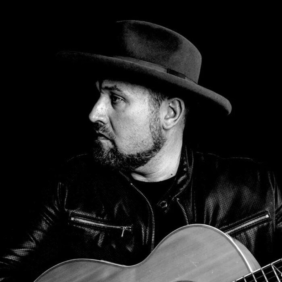 Music in the Café: Ronny Criss
