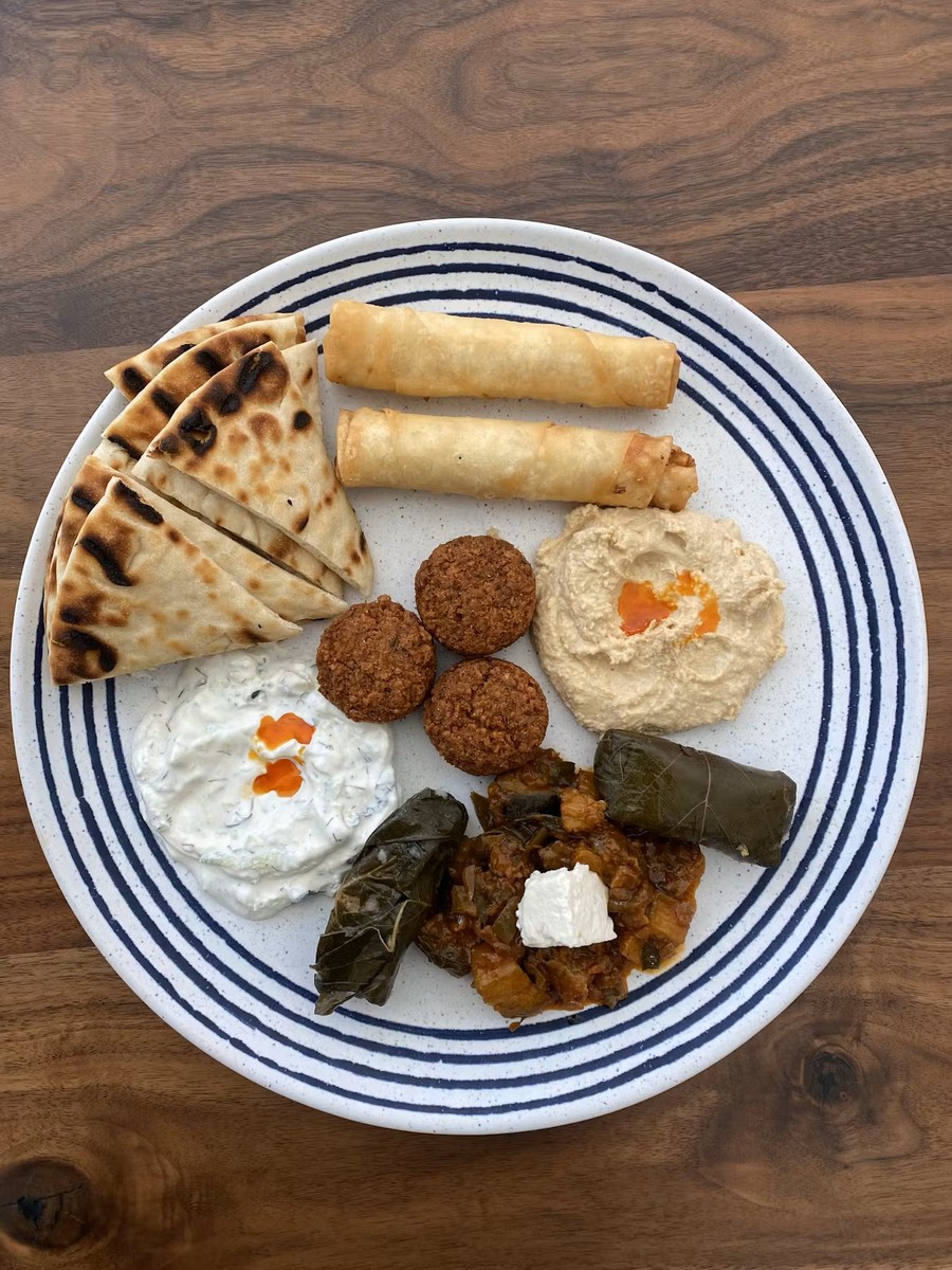 Zevi Cafe & Bistro