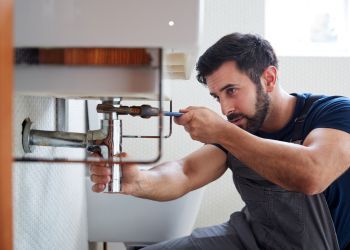 Best Water Pipe Leak Repair in Herington, KS