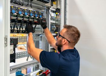 Commercial Electrician in Desert Center, CA