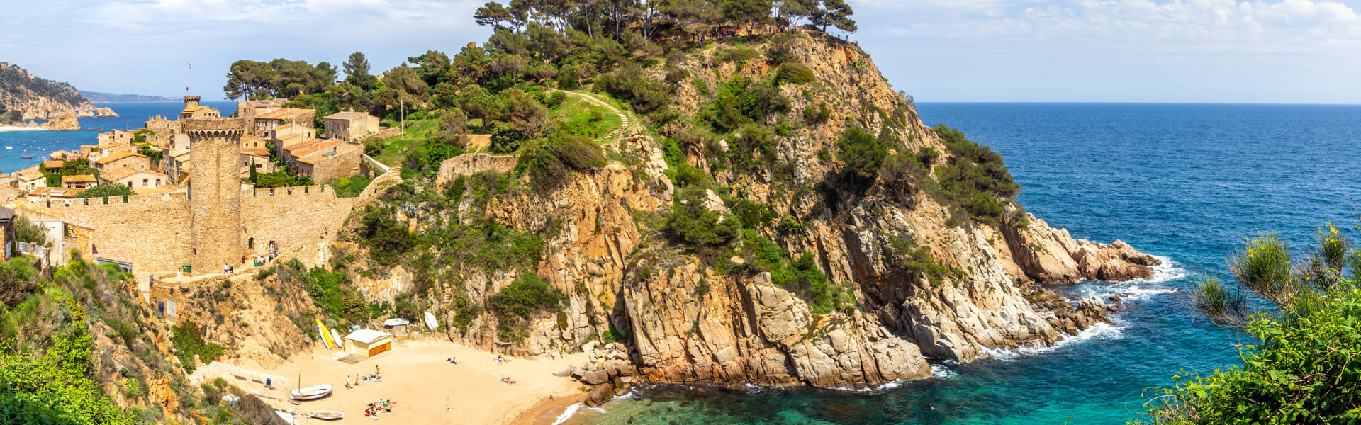 Costa Brava, un viaje a través de su historia, naturaleza y playas