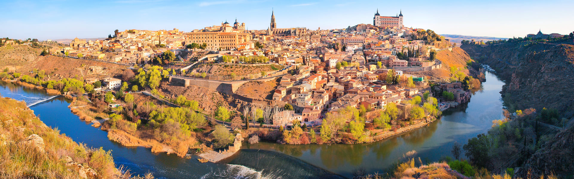 Excursión a las villas medievales de Toledo y Segovia