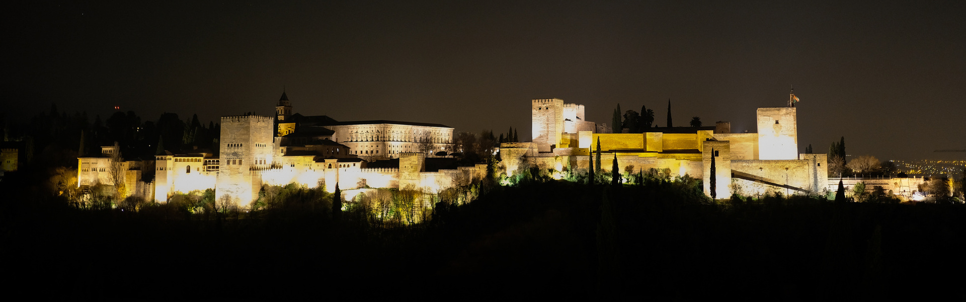 Tour nocturno por la Alhambra y los Palacios Nazaríes