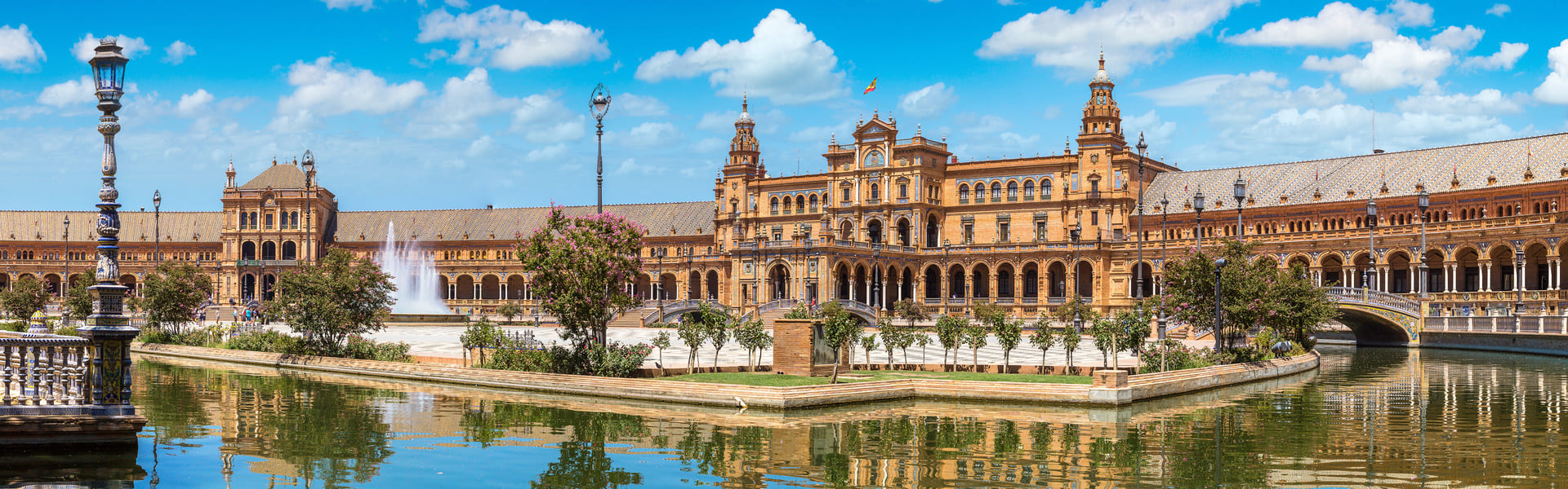 Tour en Sevilla por tierra, agua y aire