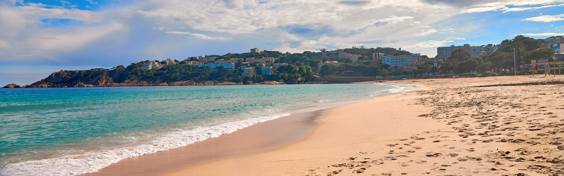 Clase de windsurf en la Costa Brava